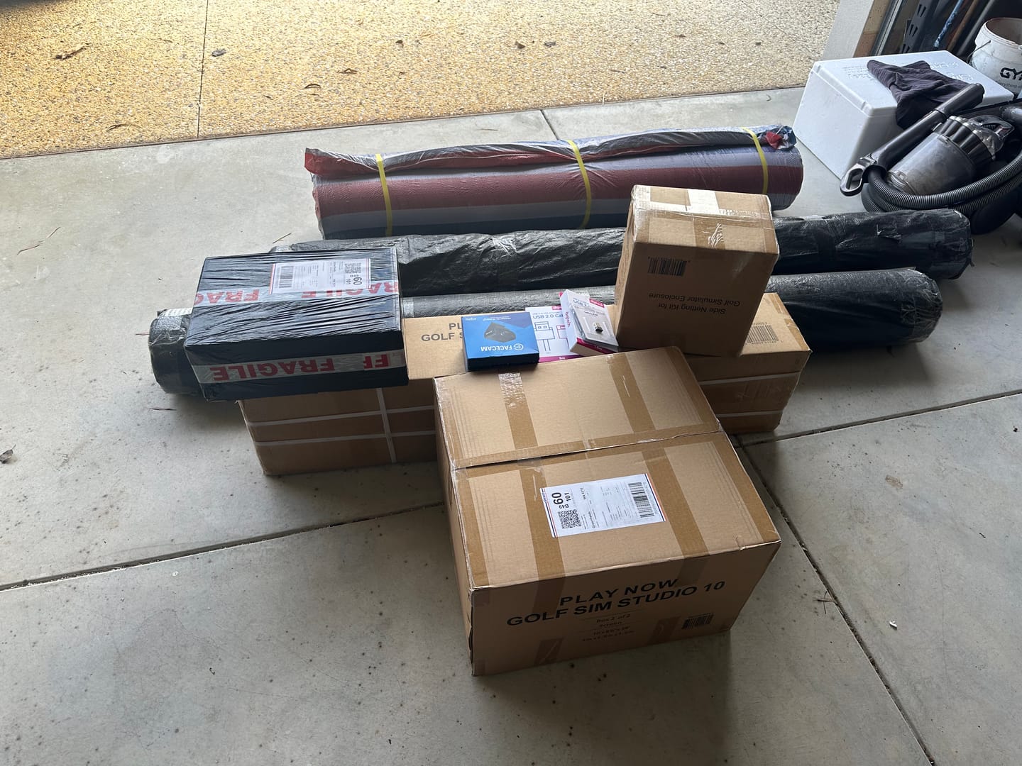 Customer photo review of Professional Golf Simulator Enclosure Bay - 24/7 Golf - HD Quality, Safe Play