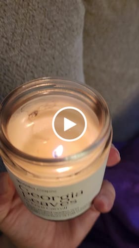 Customer video review of Georgia Leaves Candle by Eryn Carroll