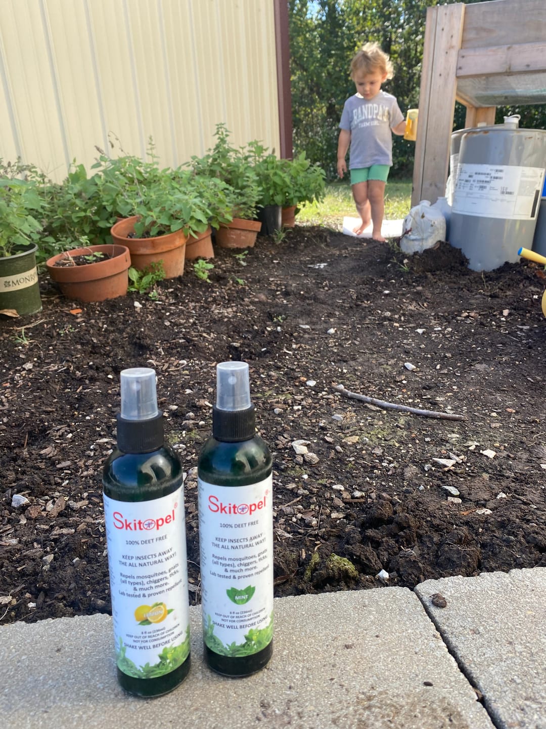 Customer photo review of Skitopel 4oz Mint Insect Repellent Spray & 16oz Mint Candle Bundle - Ultimate Natural Bug Defense