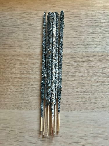 Customer photo review of Incienso de Yagra Natural || Atrae Dinero - Abre Caminos
