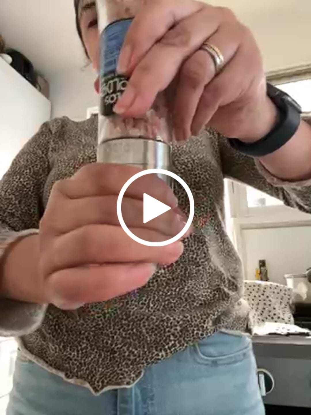 Customer video review of Molinillo de Sal Rosada del Himalaya Gruesa 200 g - Cabezal de Acero - Rellenable