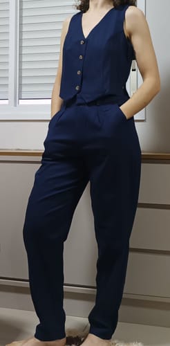 Bruna R. review of Calça Slouchy Íris Azul Escuro image 1 out of 1