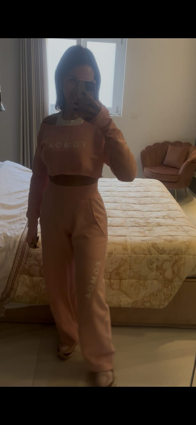 Customer photo review of Felpa Mini Crop Ikonic FW 24/25 Rosa Chiaro