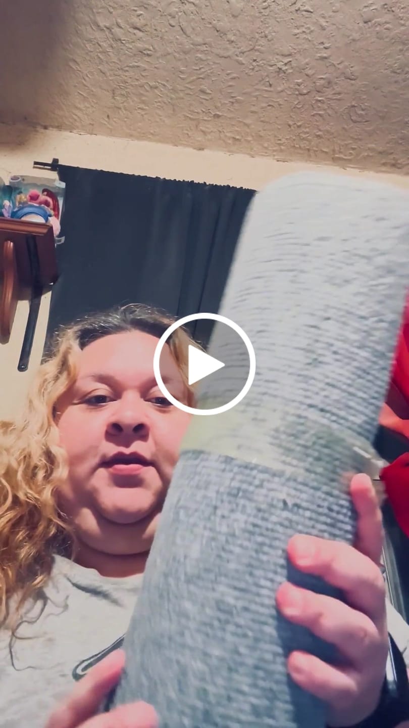 Customer video review of Multifunctional Cat Scratching Carpet
