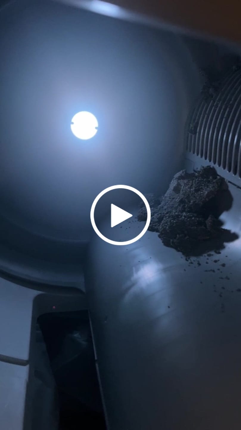Customer video review of Cumrige M4 Self-Cleaning Litter Box | Smart Odor-Control Automatic Cat Litter Box
