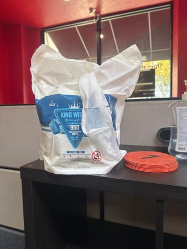 Customer photo review of 950ct 8x6" (1 roll / 950 Wipes) -  SAMPLE