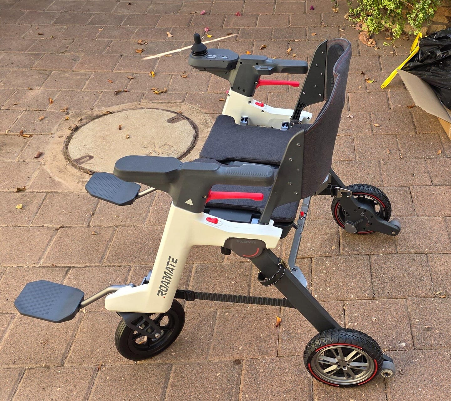 Customer photo review of Roamate Mobility Device: Perfect Travel Companion
