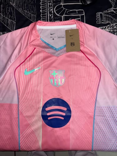 Customer photo review of Barcelona Edición Especial Rosa - 25/26