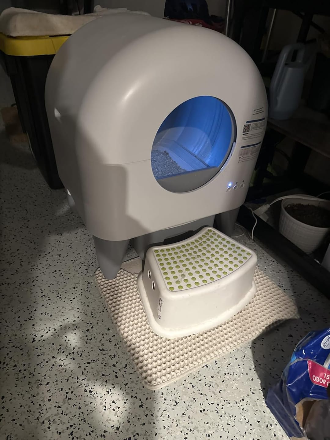 Customer photo review of Cumrige M4 Self-Cleaning Litter Box | Smart Odor-Control Automatic Cat Litter Box