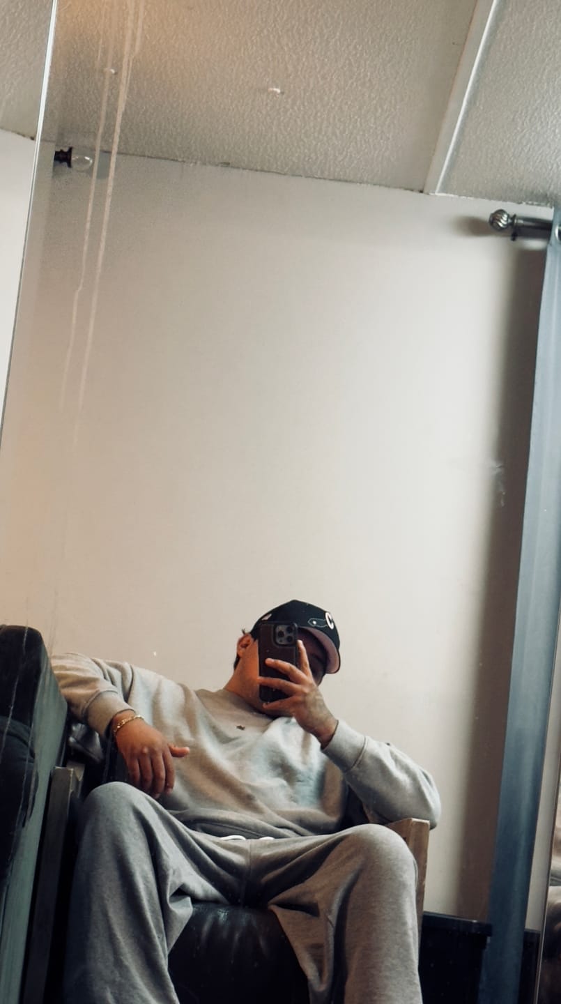 Customer photo review of 5095 - Elevated Essentials - Crewneck