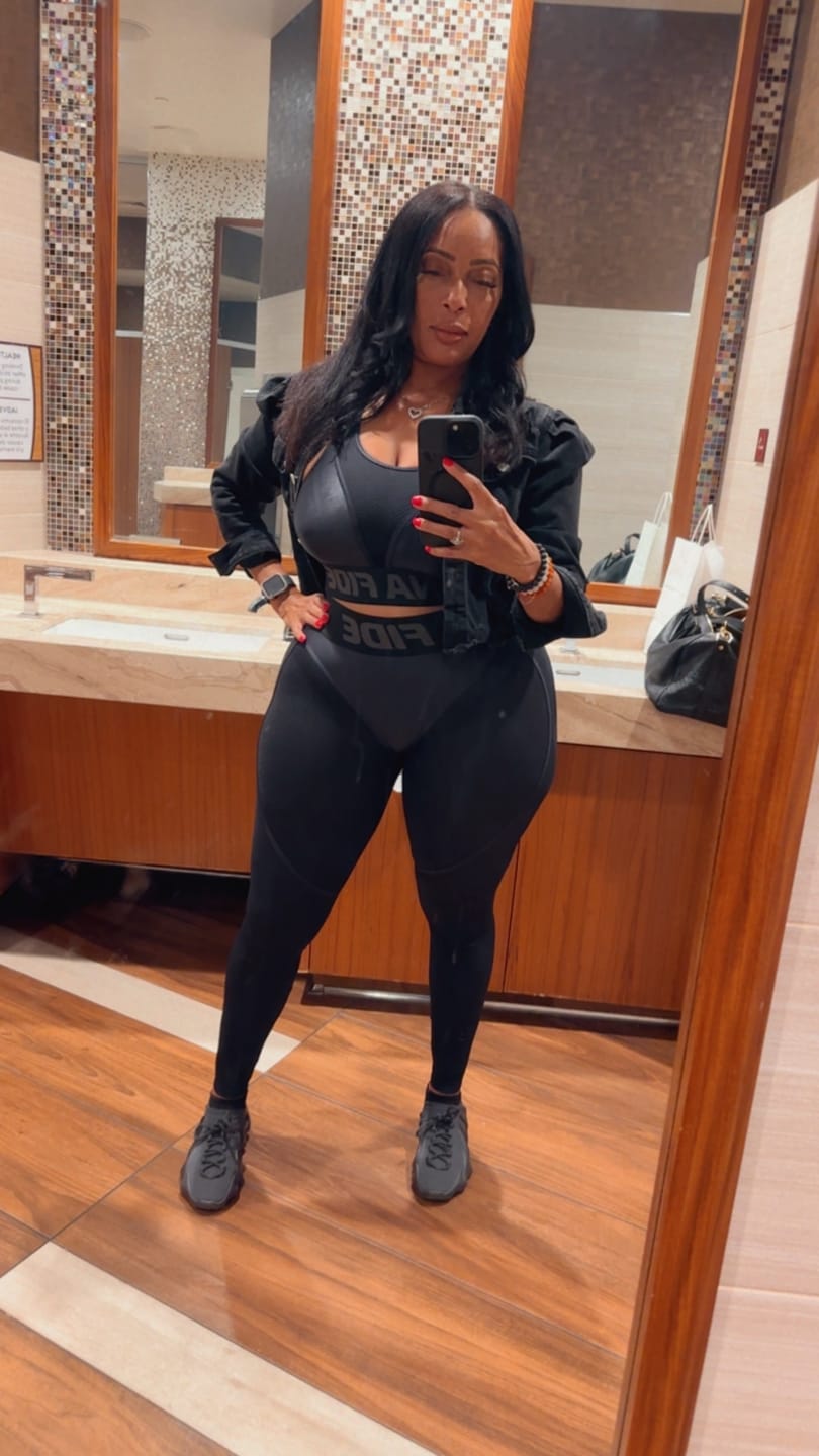 Customer photo review of Leggings Extra Sex Black Skin