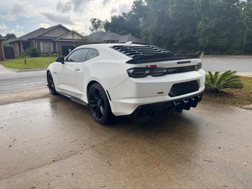 Customer photo review of 2016-2025 Chevy Camaro Evo Style Shark Fins Rear Diffuser Quad/Single Tips SS/RS/LT & ZL1 w/ Smoke Reflectors