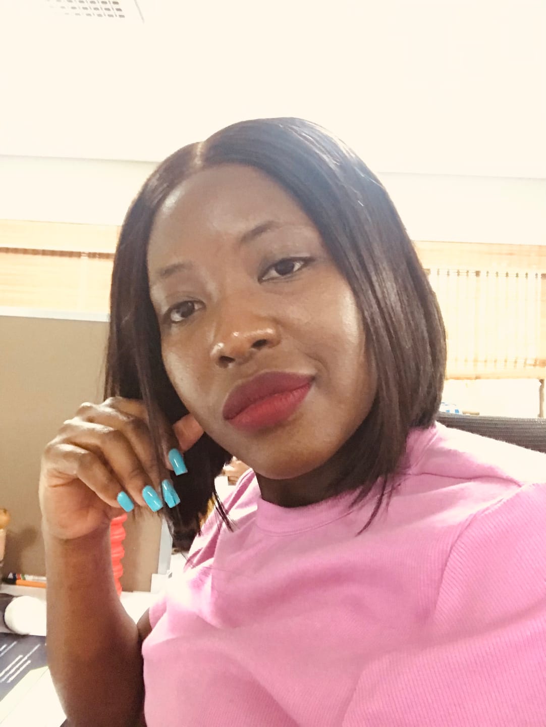 Customer photo review of Double Drawn Glue-less Pre- Bleached Bob 8 Inch - 14 Inch With 5 X 5 Closure