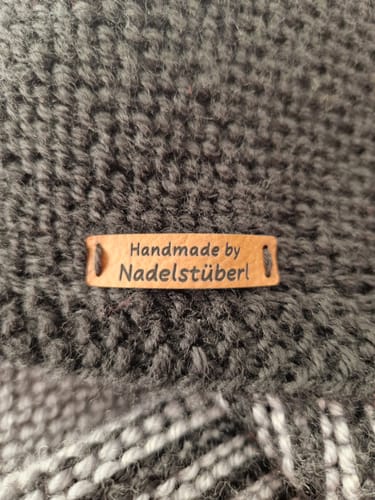 Customer photo review of Kunstleder Labels mit eigenem Schriftzug, verschiedene Farben