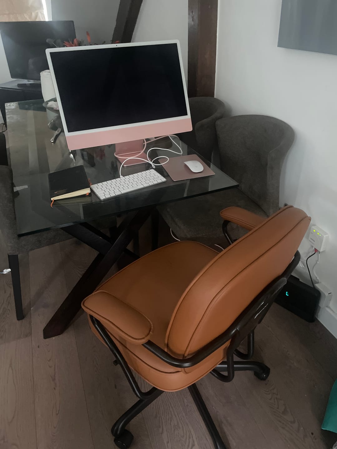 Customer photo review of L3 Mid-Century Luxury Leather Chair
