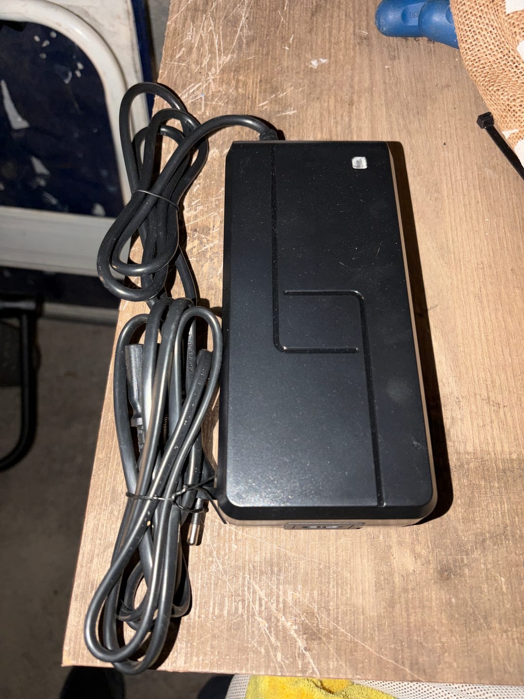 Avis client avec photo du chargeur pour vélo électrique
