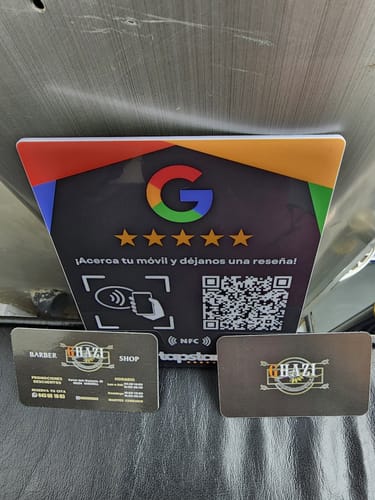 Customer photo review of Expositor Reseñas Google NFC y QR