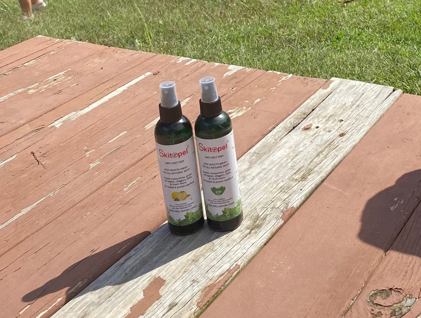 Customer photo review of Skitopel Ultimate Insect Repellent Bundle - 4oz Sprays & 16oz Lavender Candle