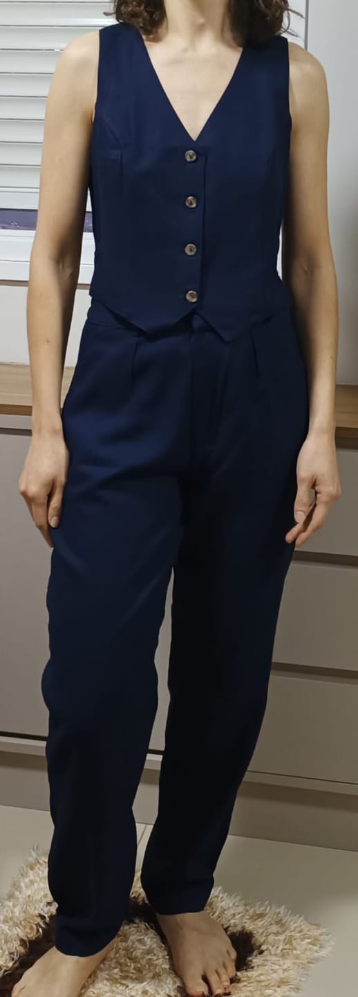 Customer photo review of Colete Calêndula Azul Escuro