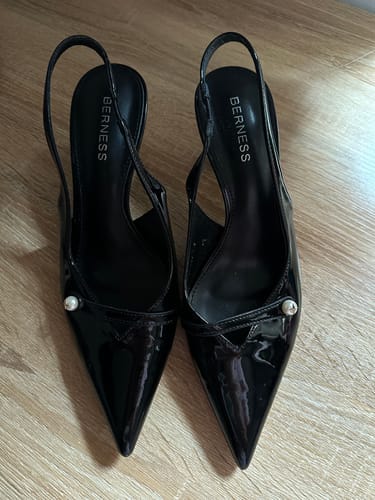 Customer photo review of BENJI SANDALS