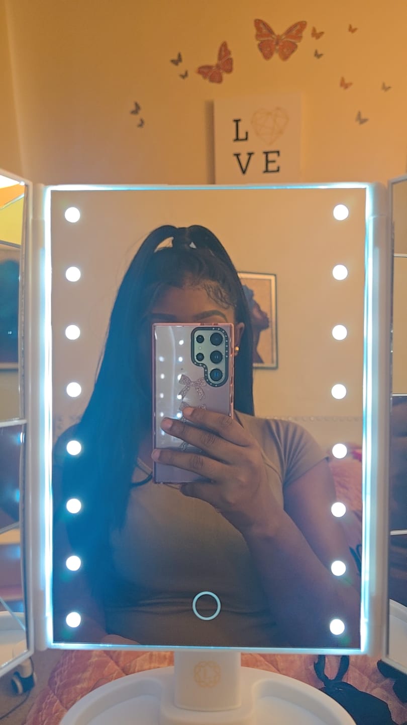 Customer photo review of Chade Magic Lace HD Lace Front Wig - MHH06 HEART HAIRLINE 06