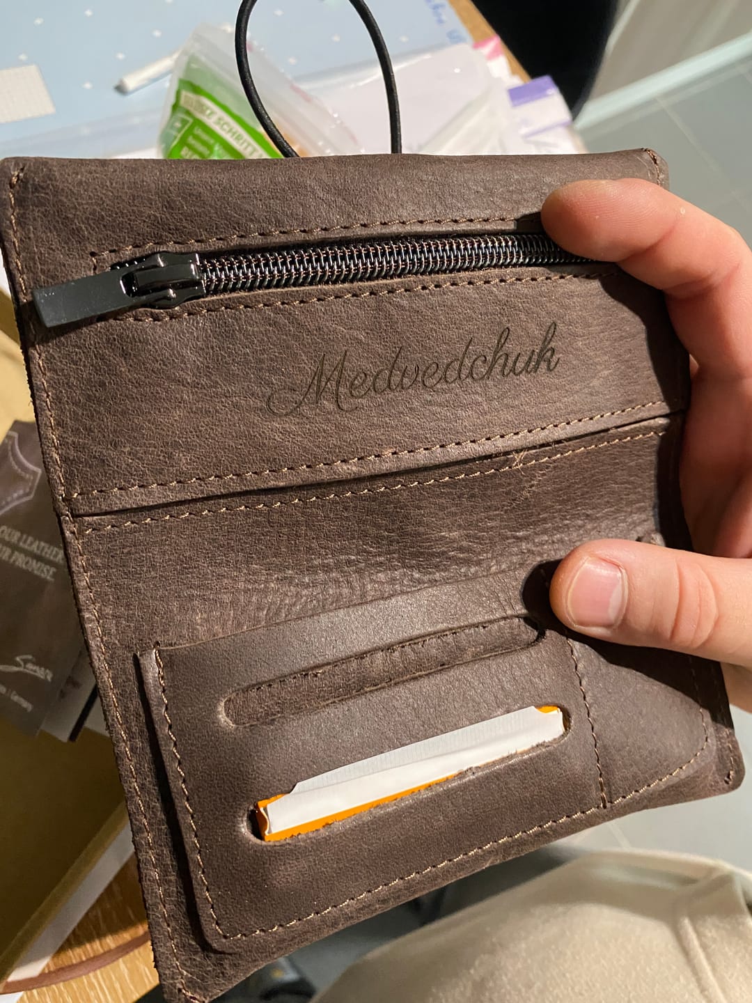 Customer photo review of Leder-Tabaktasche Sintra
