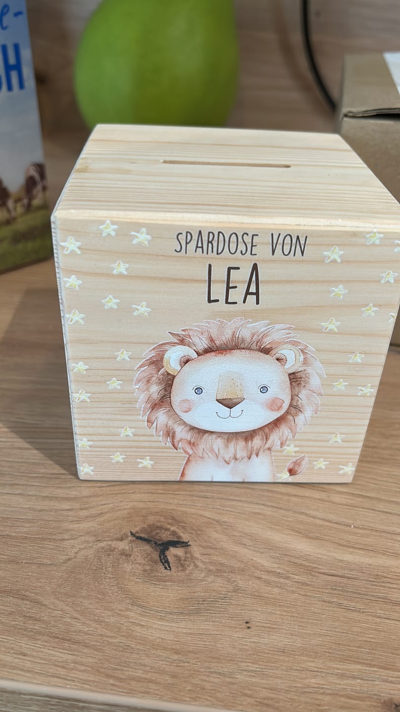 Customer photo review of Spardose Kinder, Sparschwein personalisiert bunt - Löwe