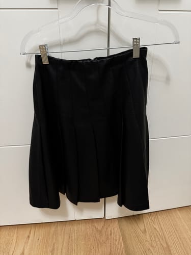 Customer photo review of The Leather Pleated Skirt