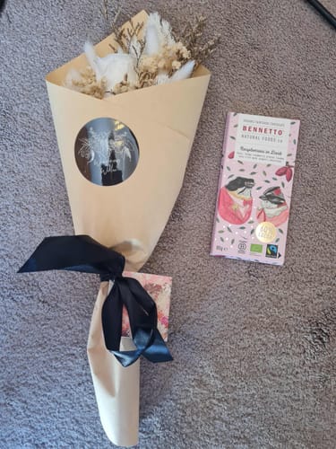 Customer photo review of Colour Pop Dried Flower Posy