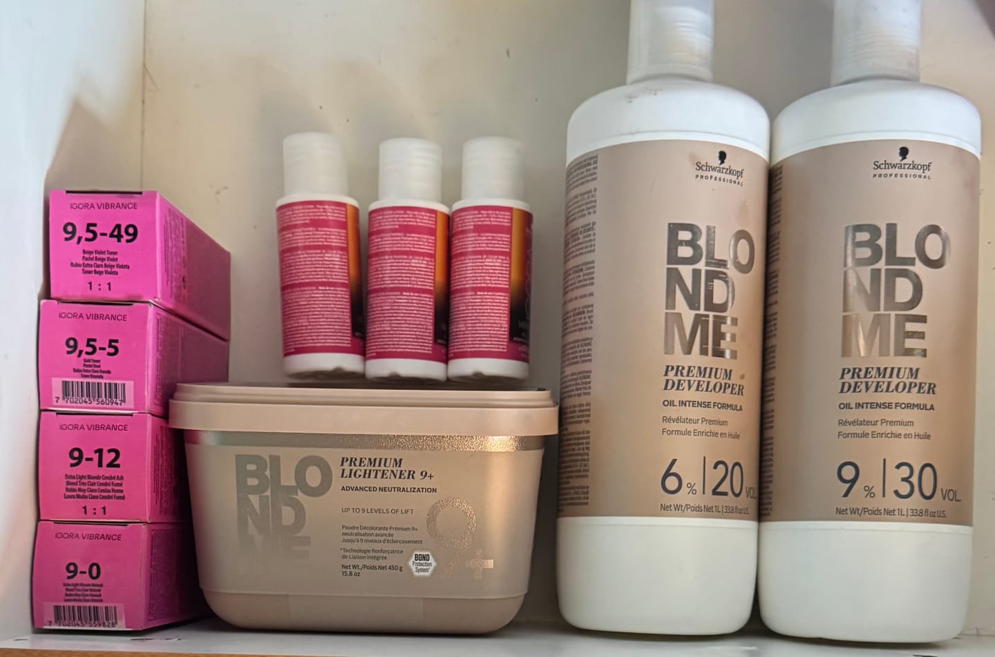 Customer photo review of BLONDME PREMIUM DECOLORANTE +9 ANTI METAL - 450grs