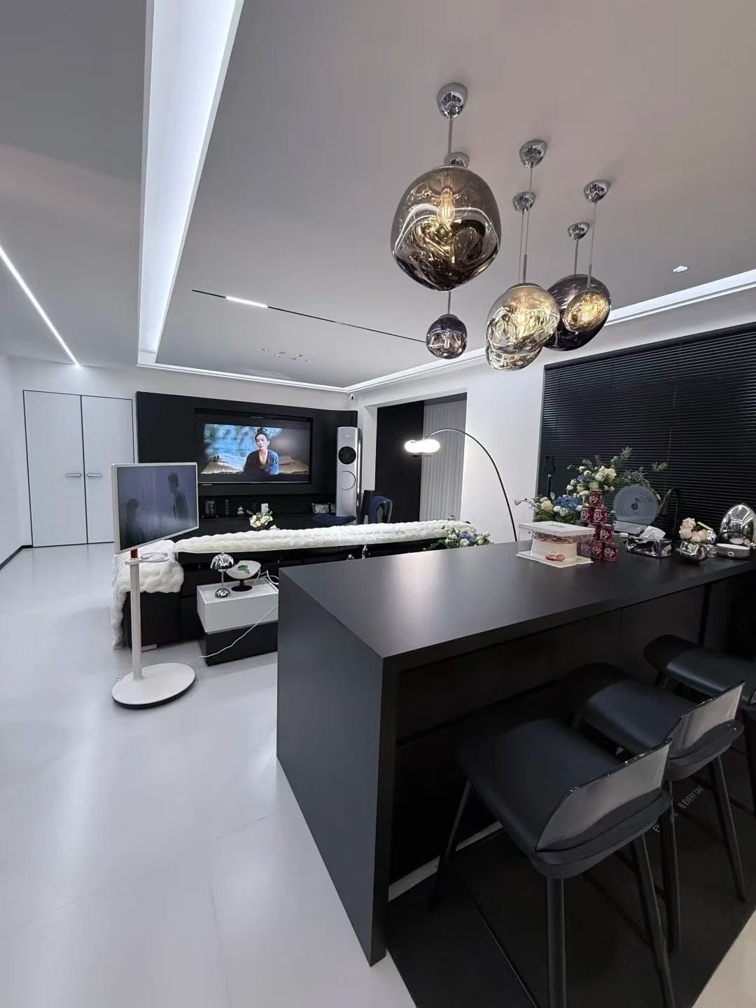 Customer photo review of Tambora Lava Pendant Light, Bulb Version