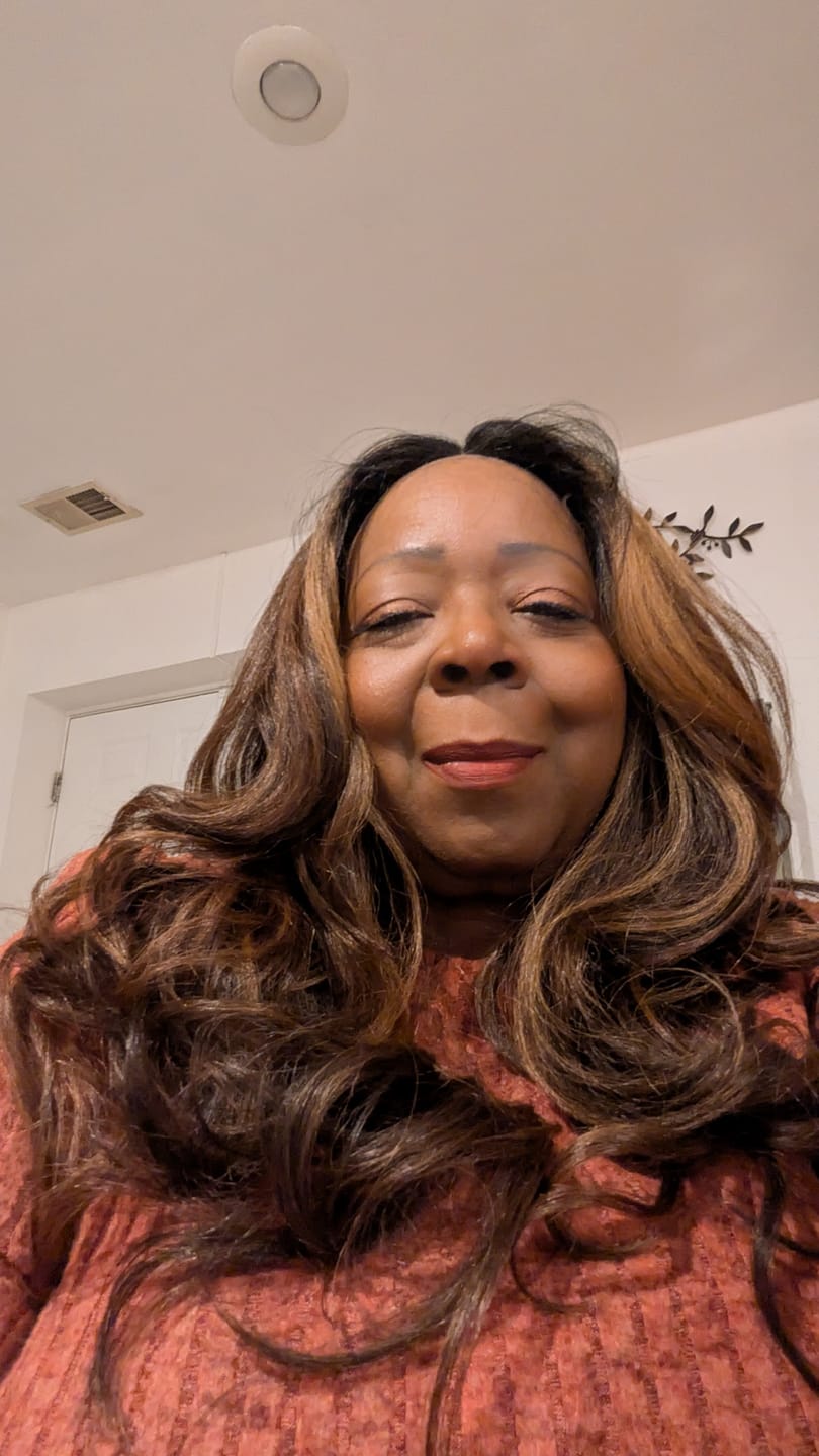 Customer photo review of Outre Glueless Pre-Plucked HD Lace Front Wig - TALHA