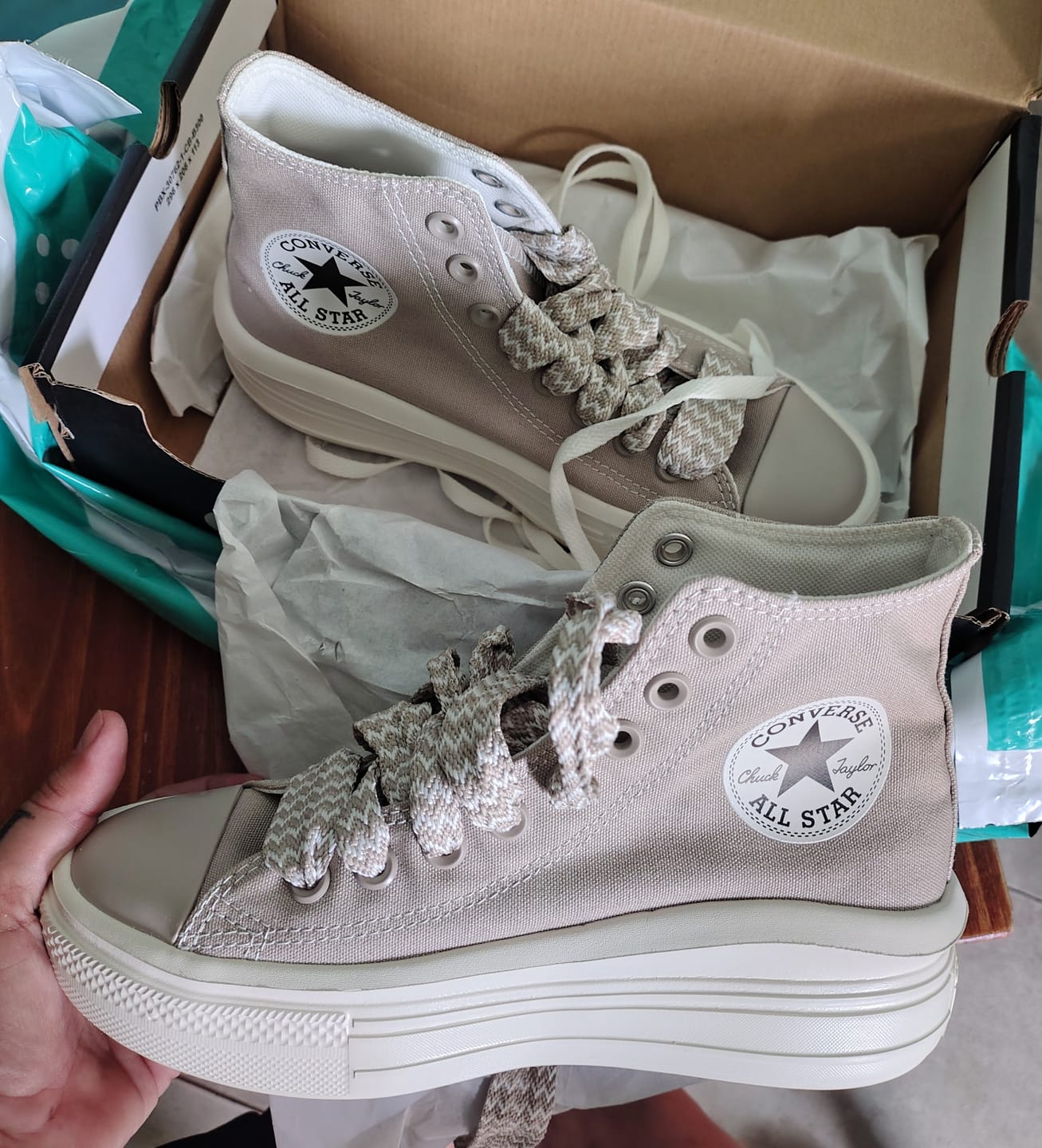 Customer photo review of Zapatillas Converse Chuck Taylor Move Hi Platform Beige