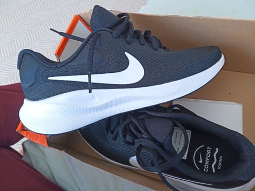 Customer photo review of Nike Revolution 7 Black White (Women's)
