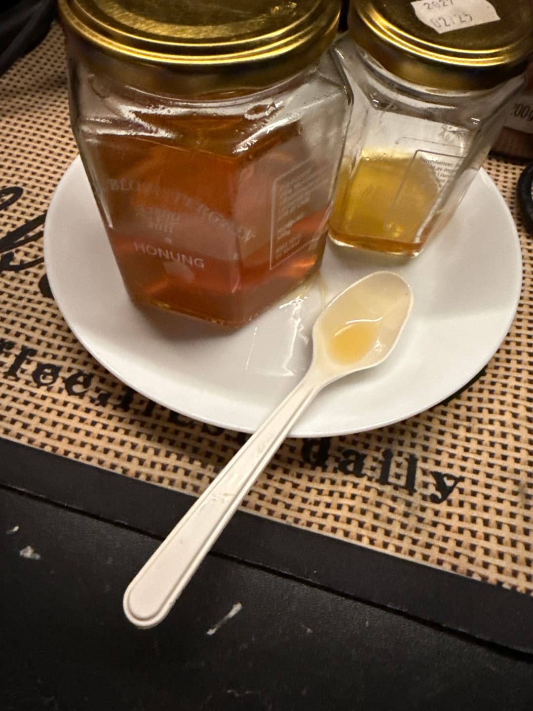 Customer photo review of 2 kg flytande honung + 250g honung med ingefära för 579kr ink. fri frakt!