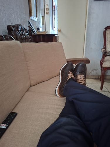 Customer photo review of Tenis Artesanal Homre Toronto - Moka