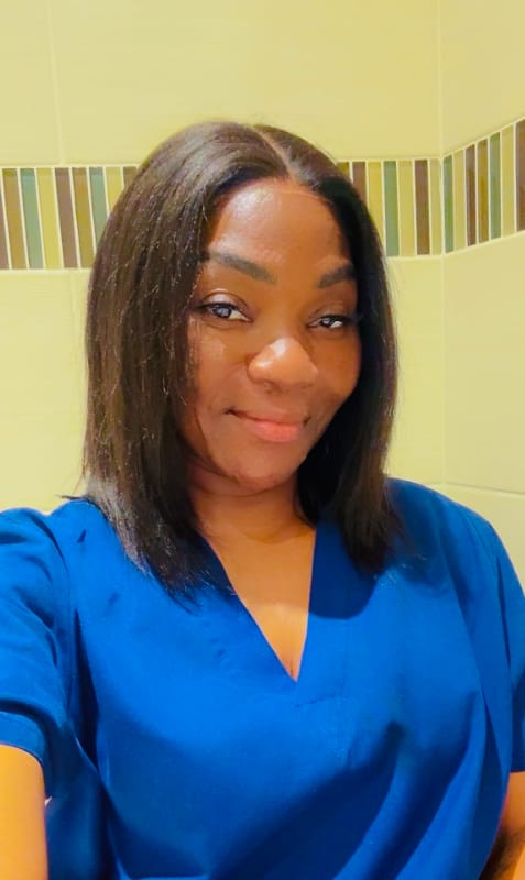 Customer photo review of Wavymy Yaki Straight Layered Cut Silky Bob Wig Upgrade 9x6 T-Part Lace Wig Pre-Plucked Wear Go Glueless Wigs 180% Density