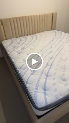Customer video review of Lit coffre tête de lit effet métal Or - MANON