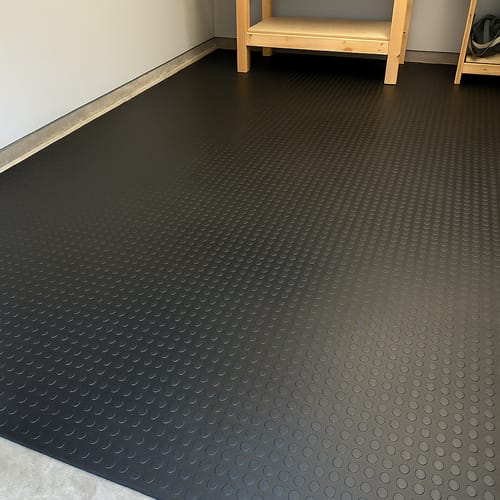 Customer photo review of Premium Heavy-Duty Studded Rubber Flooring Roll – R11 Slip-Resistant | Oil & Impact Resistant | Custom Cut Lengths (3mm–6mm Thick, 1.2 m or 2 m Wide)