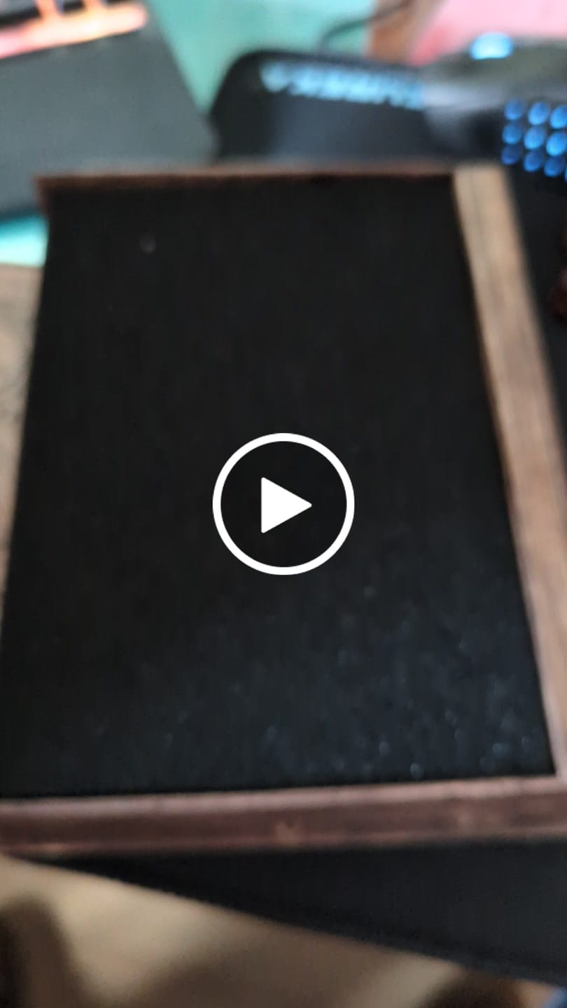 Customer video review of Verschiedene Klassenwürfel-Sets in Foliant-Etui (10 Würfel, 1 Münze)