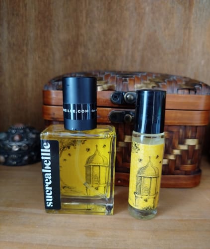 Customer photo review of Beekeeper's Daughter *Retires August 31st