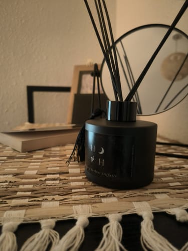 Customer photo review of Autumn Grimoire Parlour Diffuser ~ 100ml