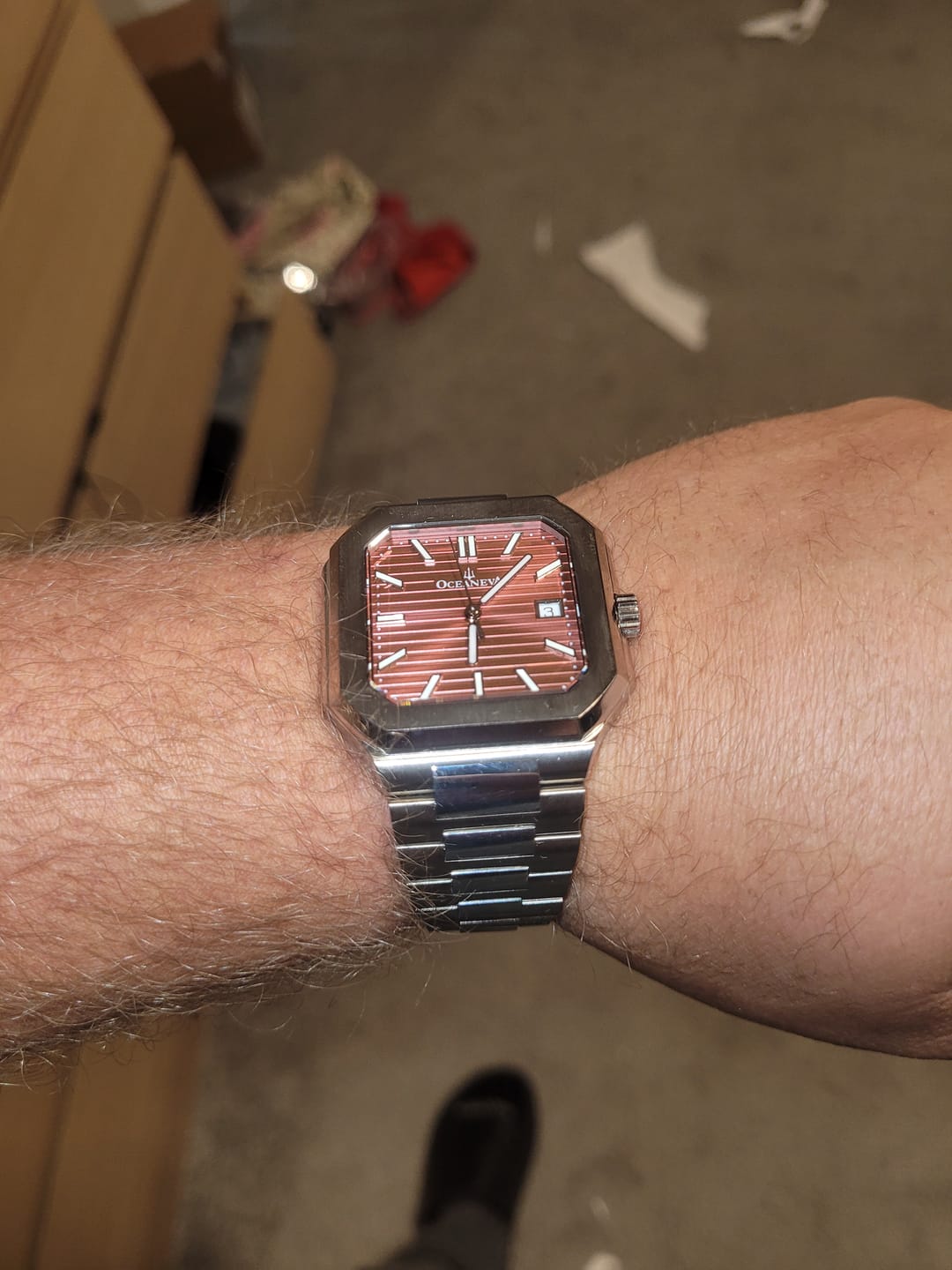 Customer photo review of Oceaneva Mens Tenuis Ultra-Thin Swiss Movement Automatic Thin Watch Burgandy