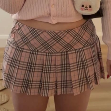Customer photo review of Girly Plaid Pleated Mini Skirt (Pink)