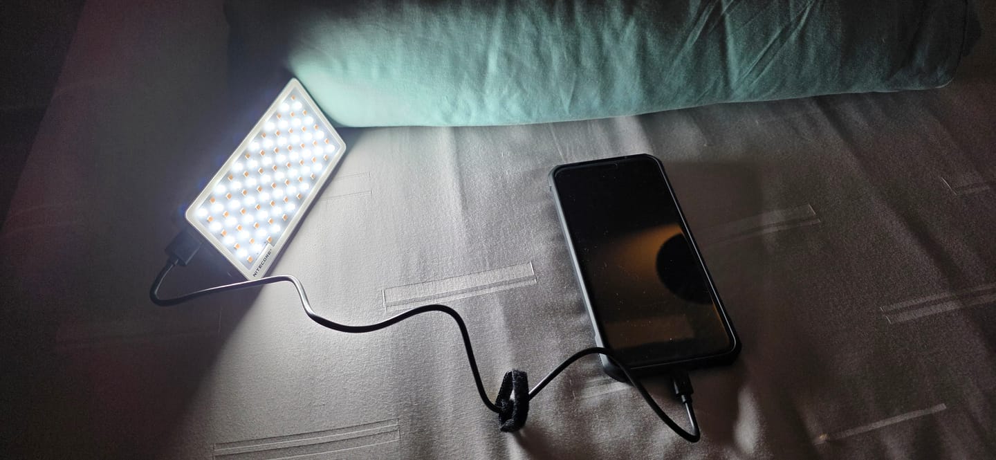 Customer photo review of SCL10 - 2-in-1 Light & Power Bank (10,000mAh 18W)