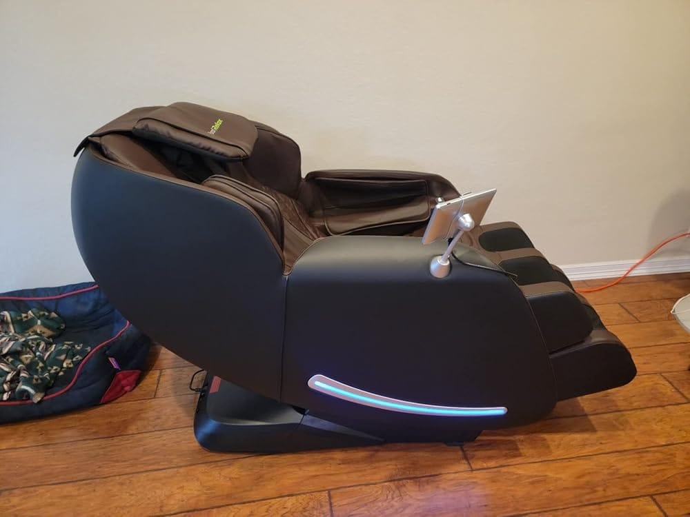 Customer photo review of Favor-06 3D Massage Chair Black