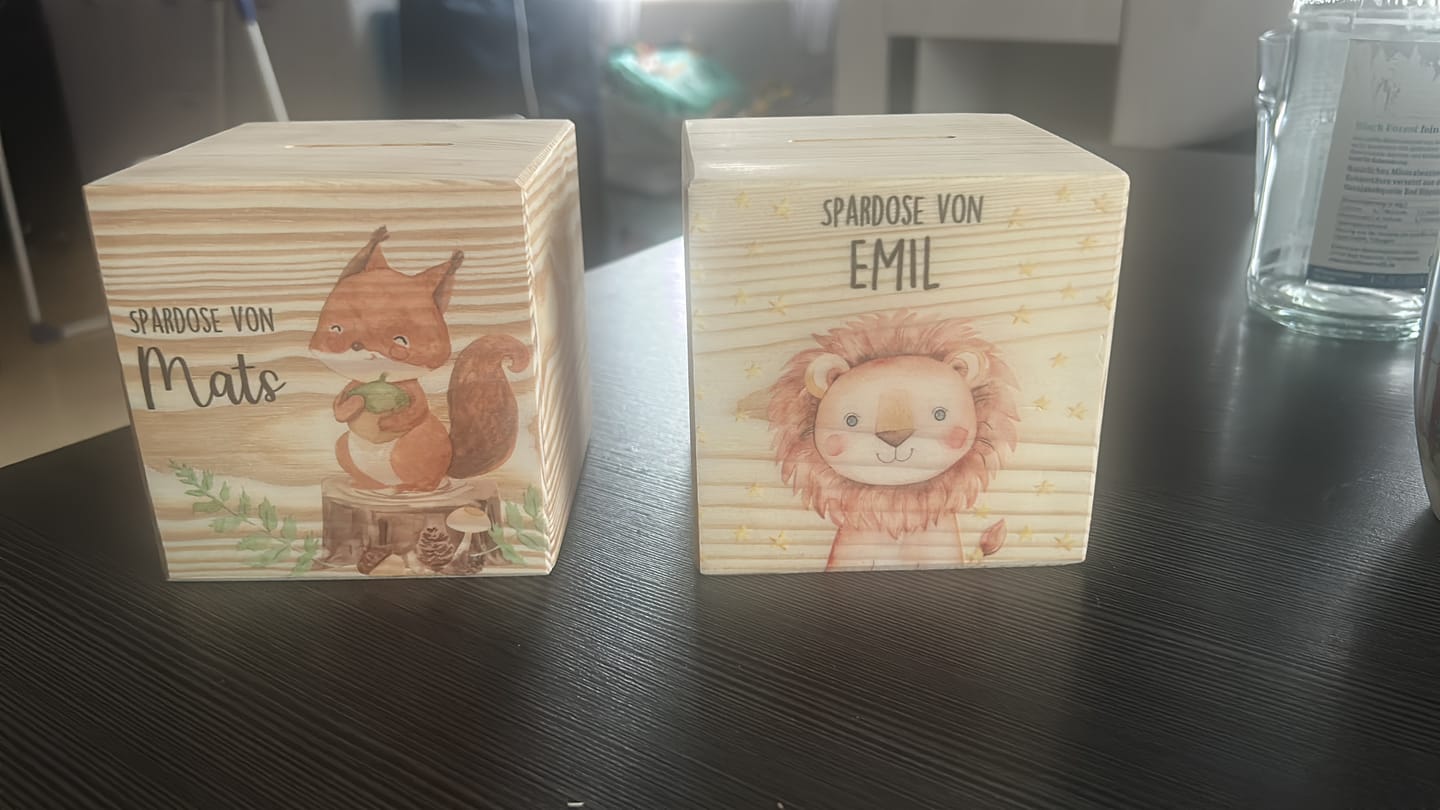 Customer photo review of Spardose Kinder, Sparschwein personalisiert bunt - Löwe