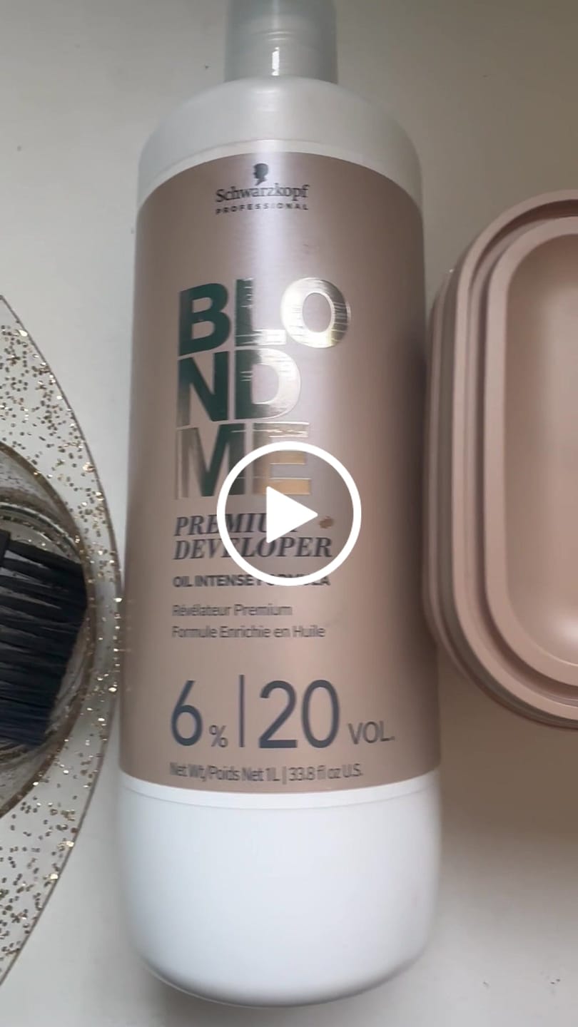 Customer video review of BLONDME PREMIUM DECOLORANTE +9 ANTI METAL - 450grs