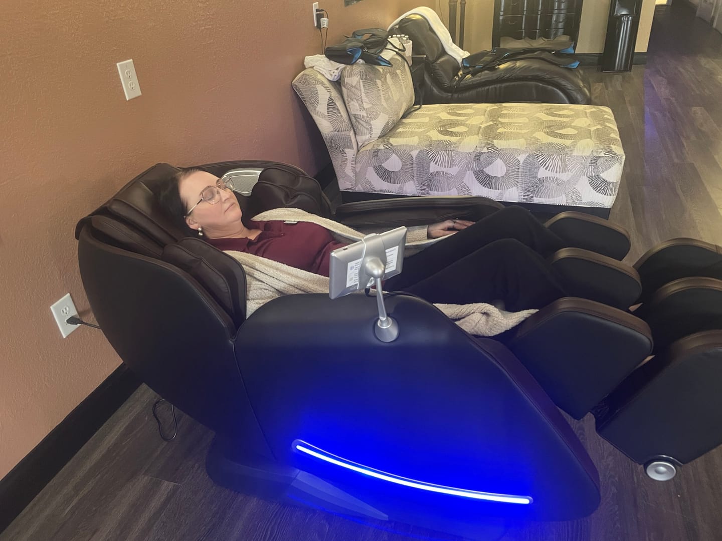 Customer photo review of Favor-06 Massage Chair Brown Refurbished