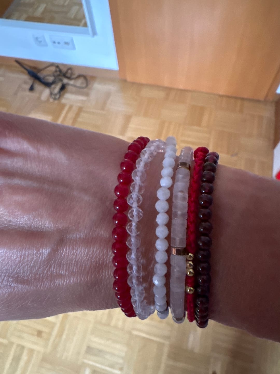 Customer photo review of Rubin Armband - Perlen geschliffen